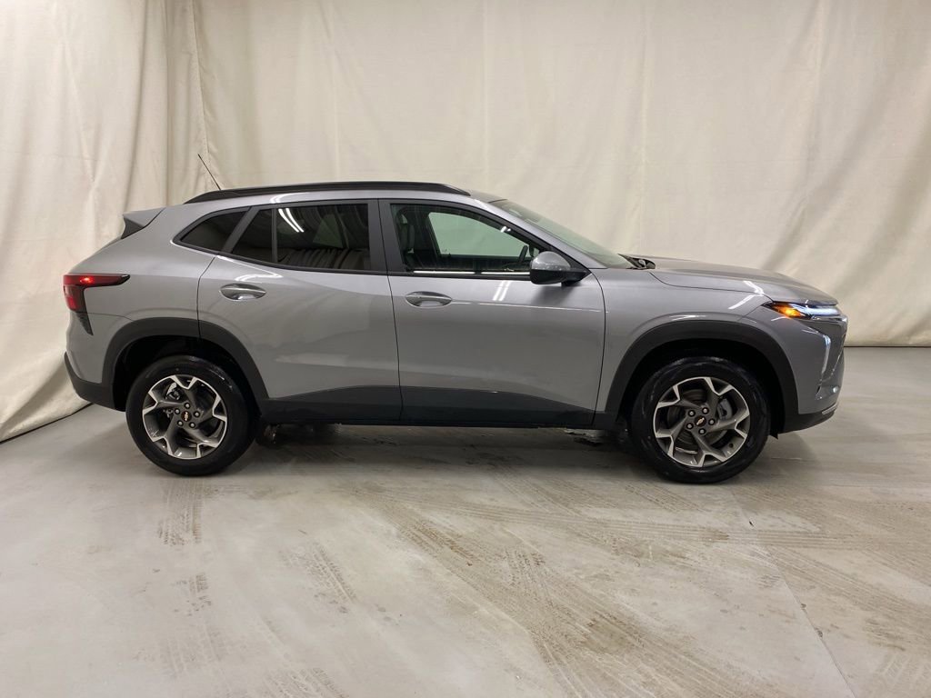 New 2026 Chevrolet Trax LT w/ Driver Confidence Package image 9