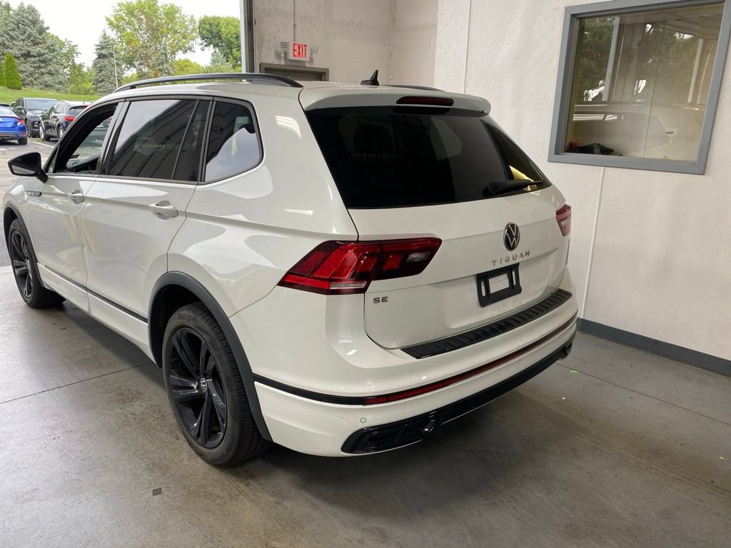 Used 2023 Volkswagen Tiguan SE R-Line FWD image 3