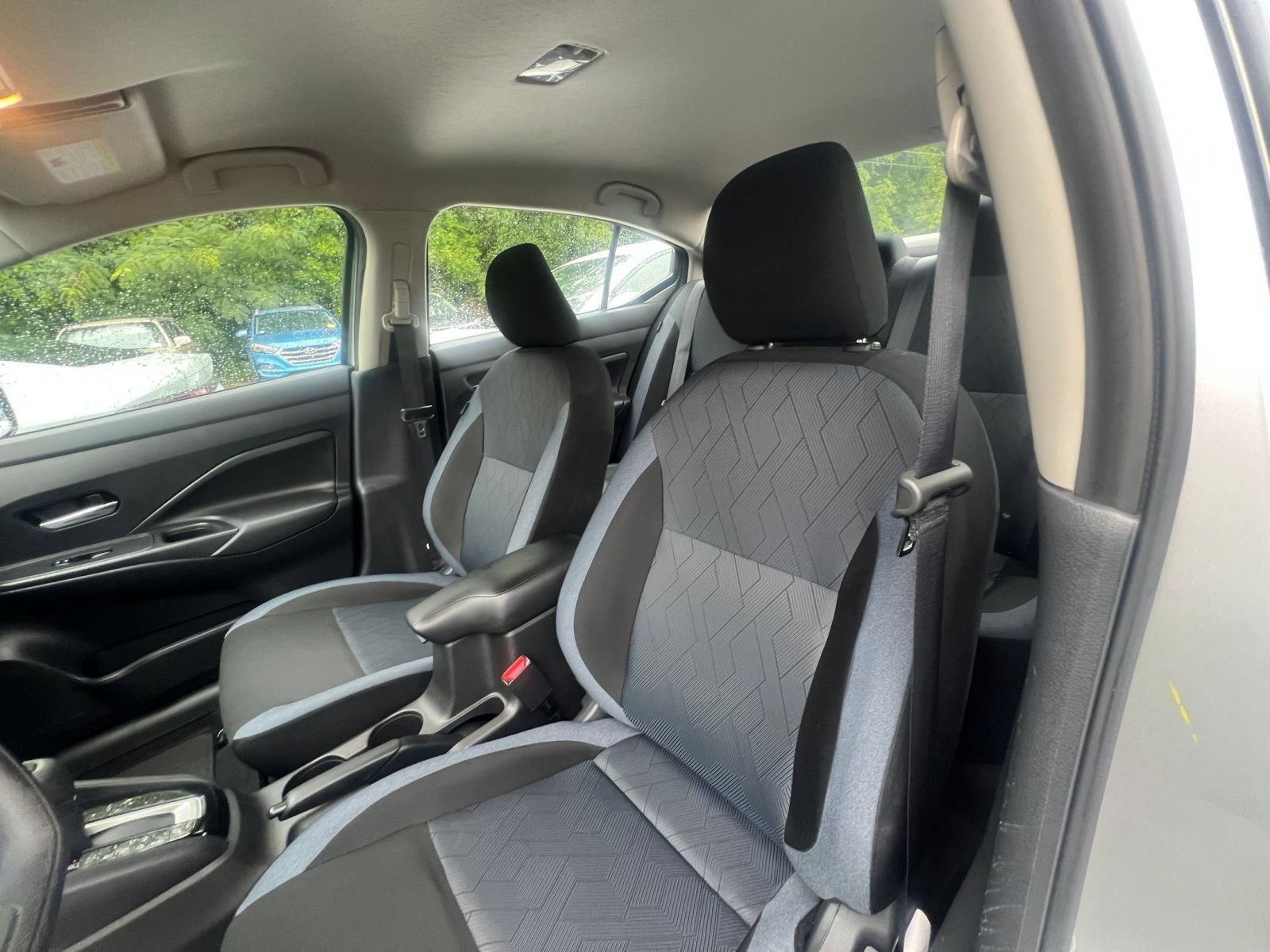Used 2025 Nissan Versa SV FWD image 22