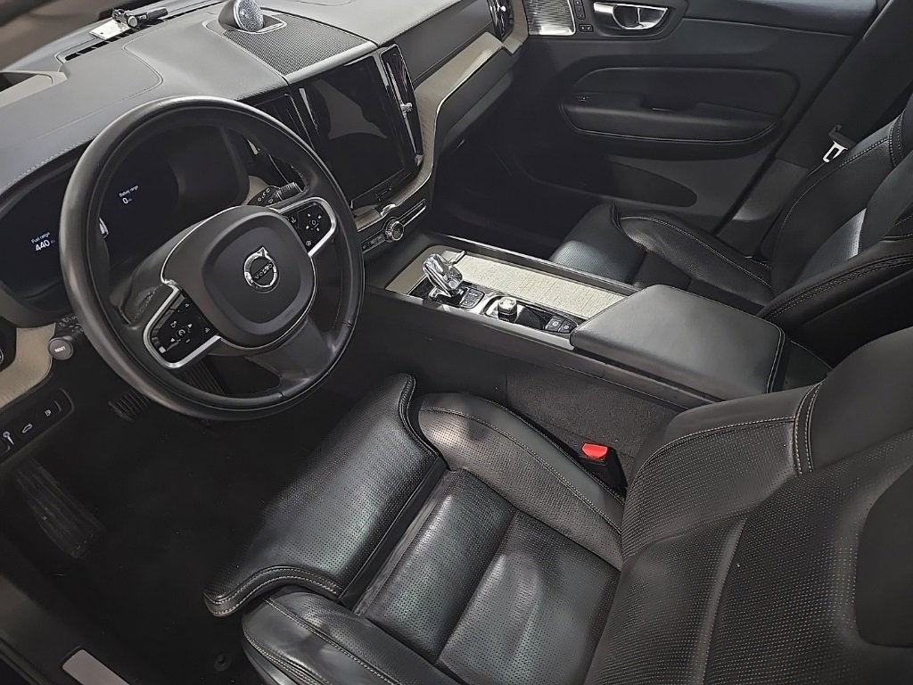 Used 2022 Volvo XC60 T8 Inscription w/ Advanced Package image 18