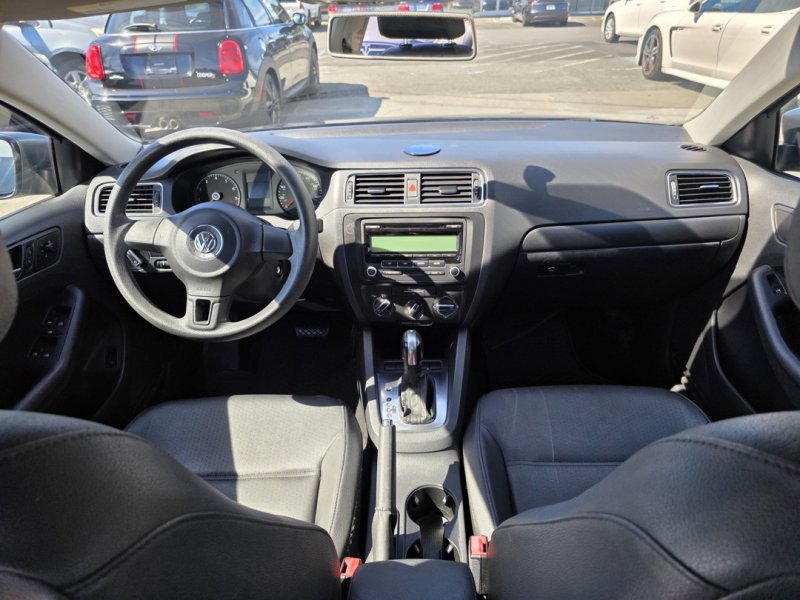 Used 2011 Volkswagen Jetta SE image 18