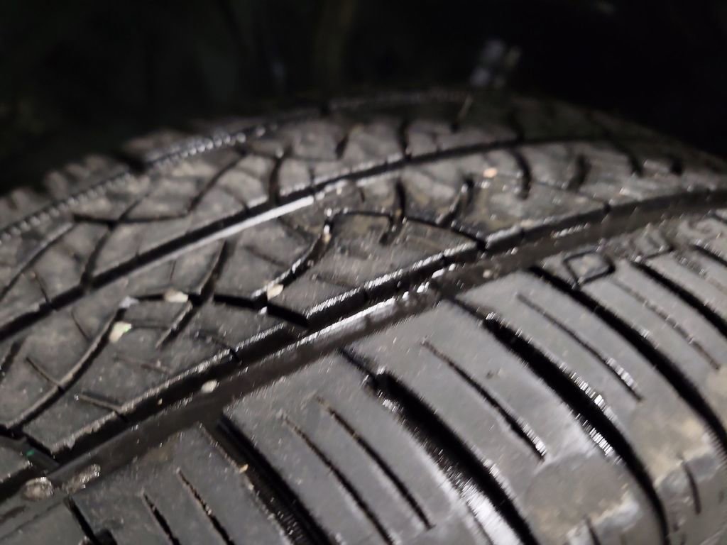 Used 2021 Toyota RAV4 SE w/ Weather & Moonroof Package image 11