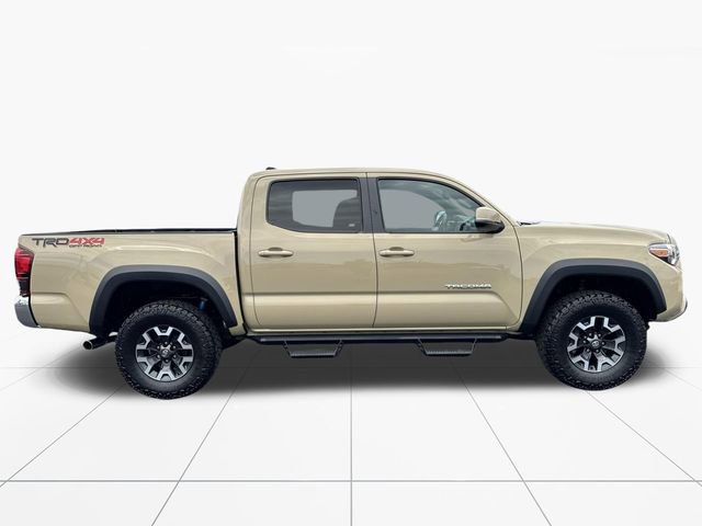 Used 2018 Toyota Tacoma TRD Off-Road AWD/4WD image 7