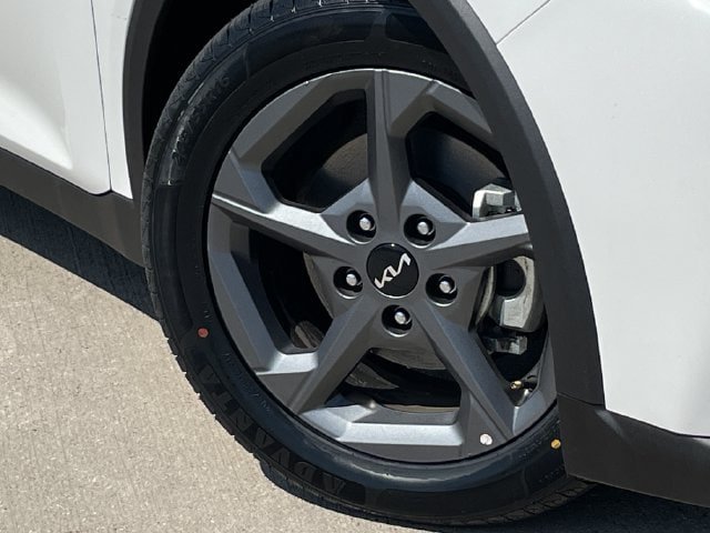 Used 2025 Kia K4 FWD image 8