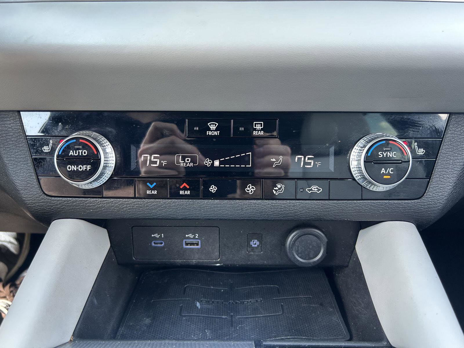 Used 2022 Mitsubishi Outlander SEL image 14