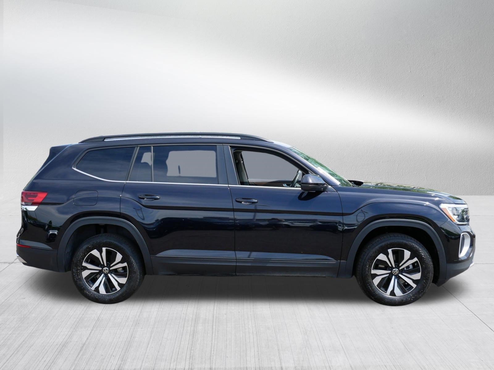 Certified 2026 Volkswagen Atlas SE AWD/4WD image 8