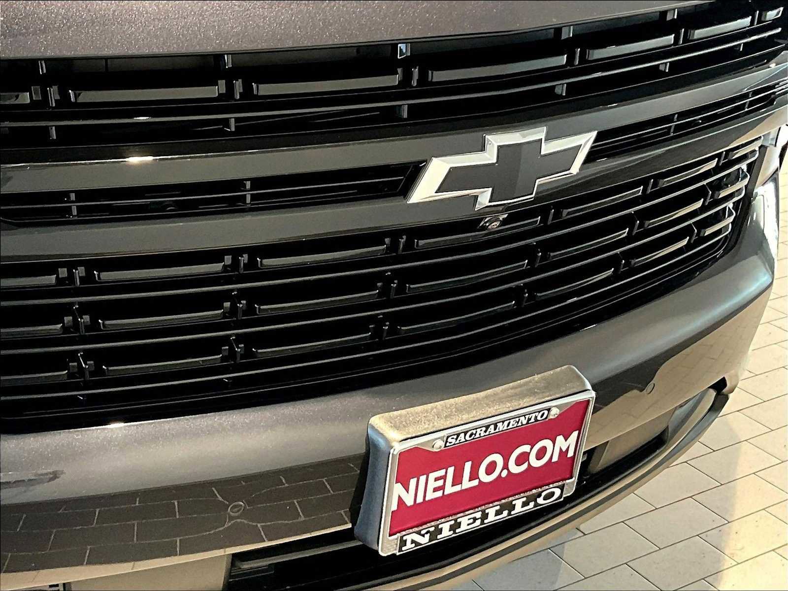 Used 2024 Chevrolet Tahoe RST w/ Luxury Package AWD/4WD image 34