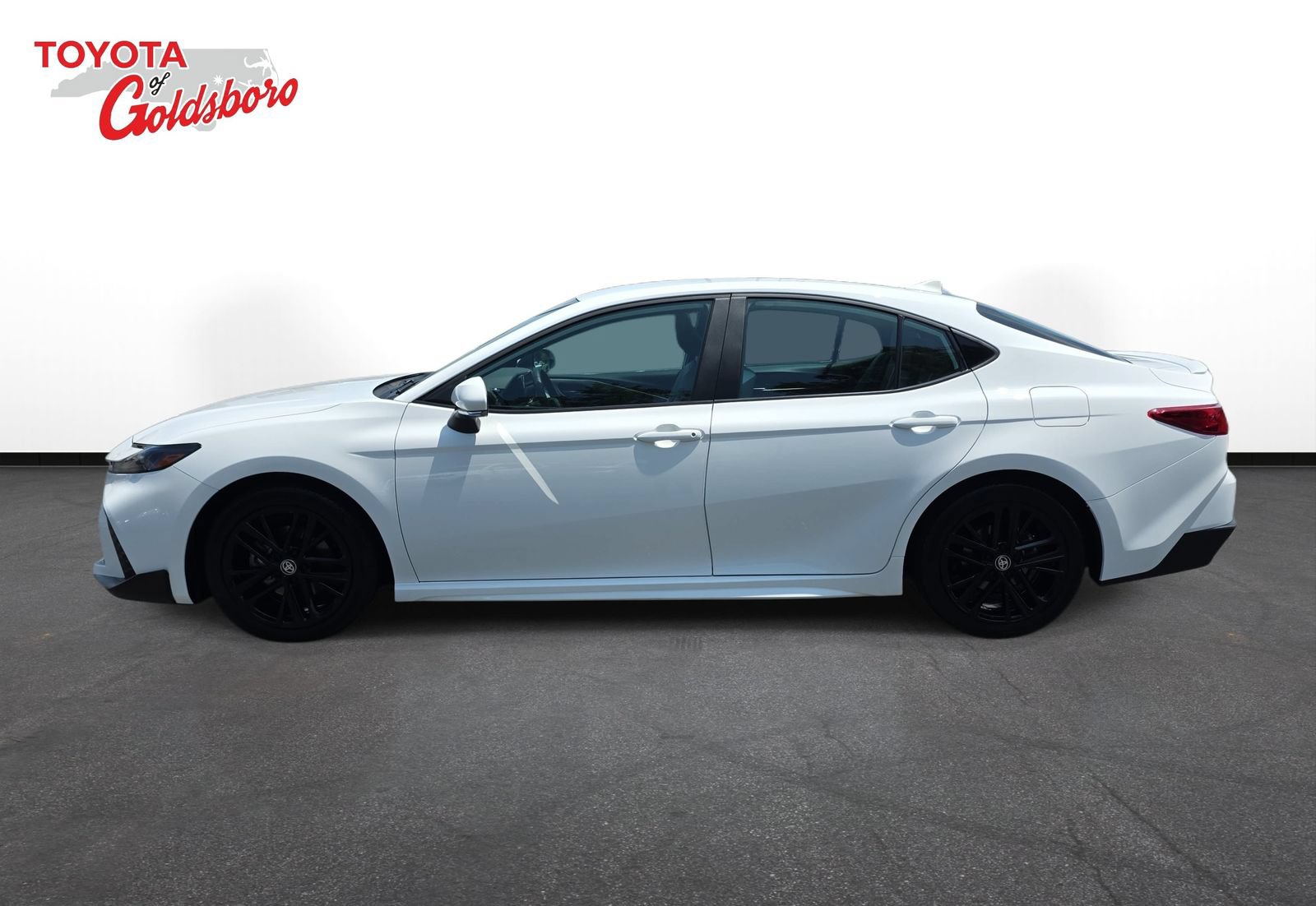 Used 2026 Toyota Camry SE FWD image 8