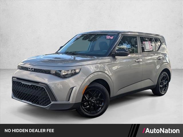 Used 2024 Kia Soul LX w/ Option Group 015 FWD image 1