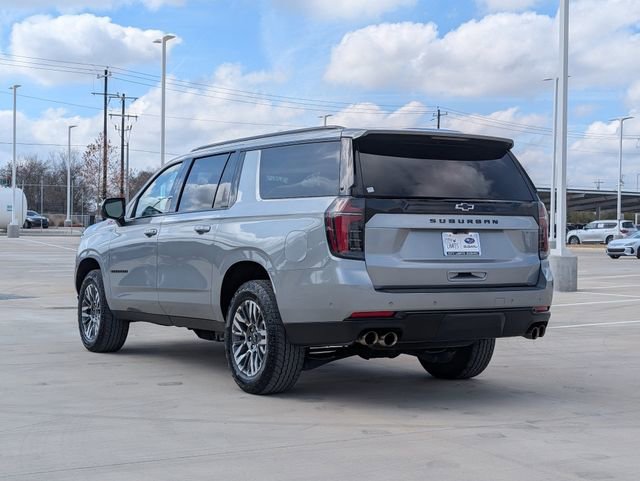 Used 2025 Chevrolet Suburban Z71 image 4