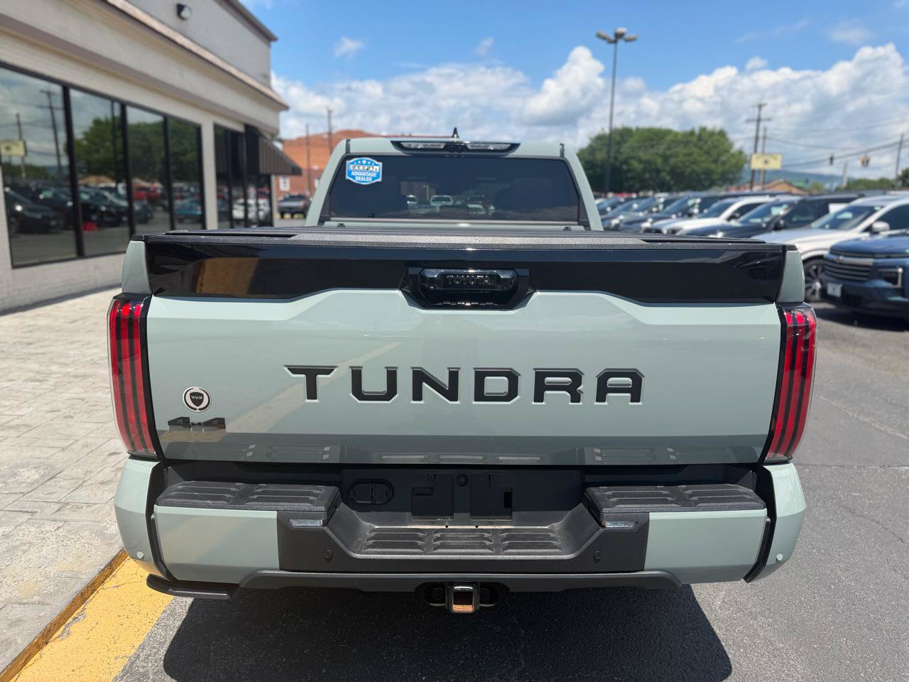 Used 2024 Toyota Tundra Platinum AWD/4WD image 8
