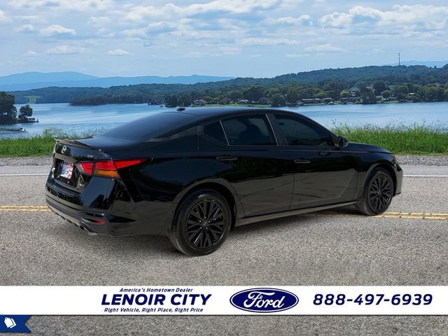 Used 2023 Nissan Altima 2.5 SV w/ SV Premium Package AWD/4WD image 3