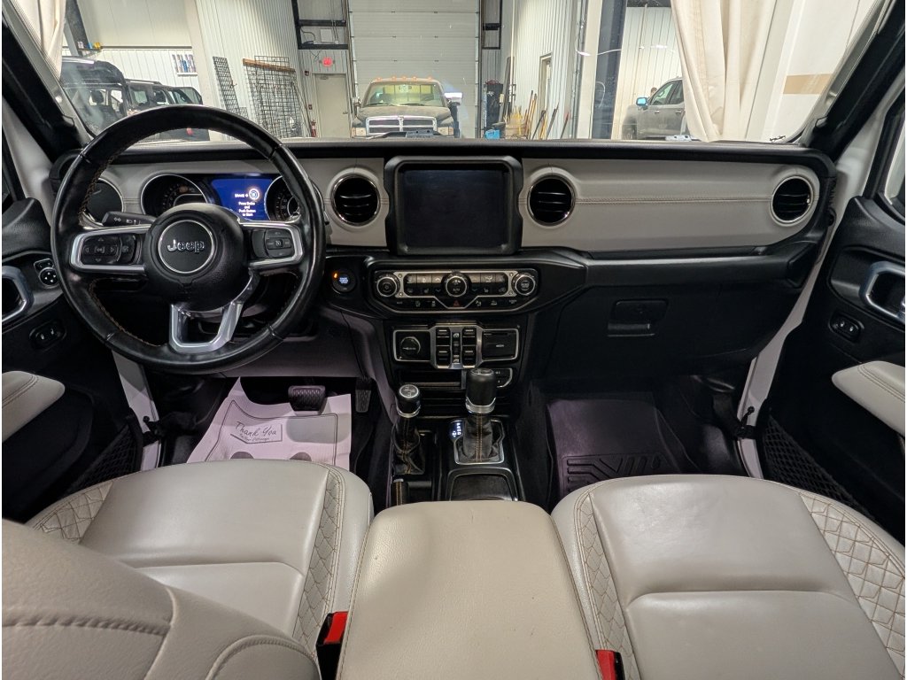 Used 2022 Jeep Wrangler Unlimited Sahara AWD/4WD image 10