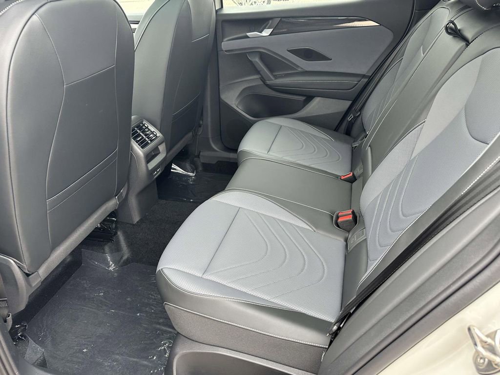 New 2026 Volkswagen Tiguan SE R-Line AWD/4WD image 8