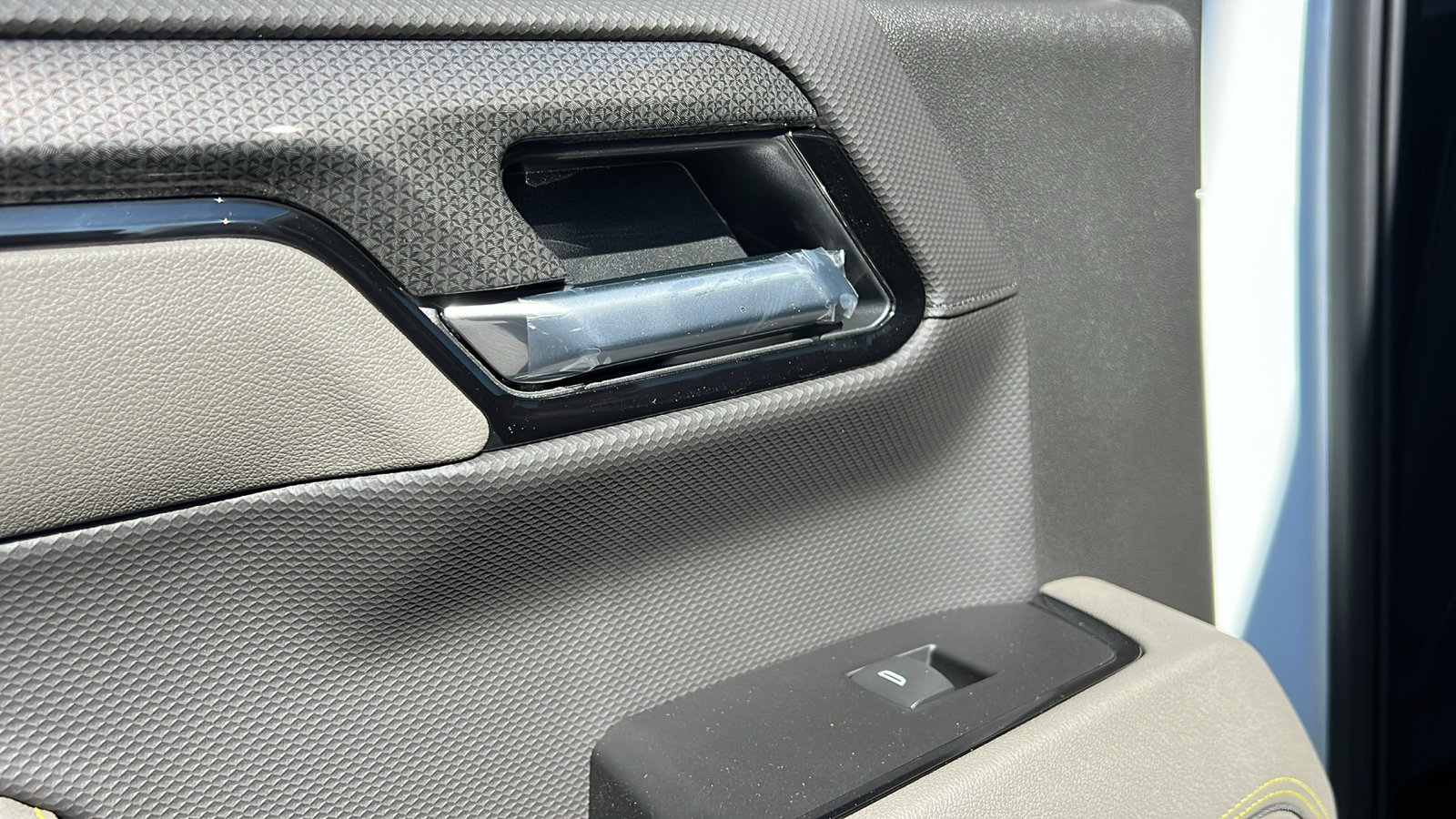 New 2026 Chevrolet Silverado 1500 ZR2 image 15