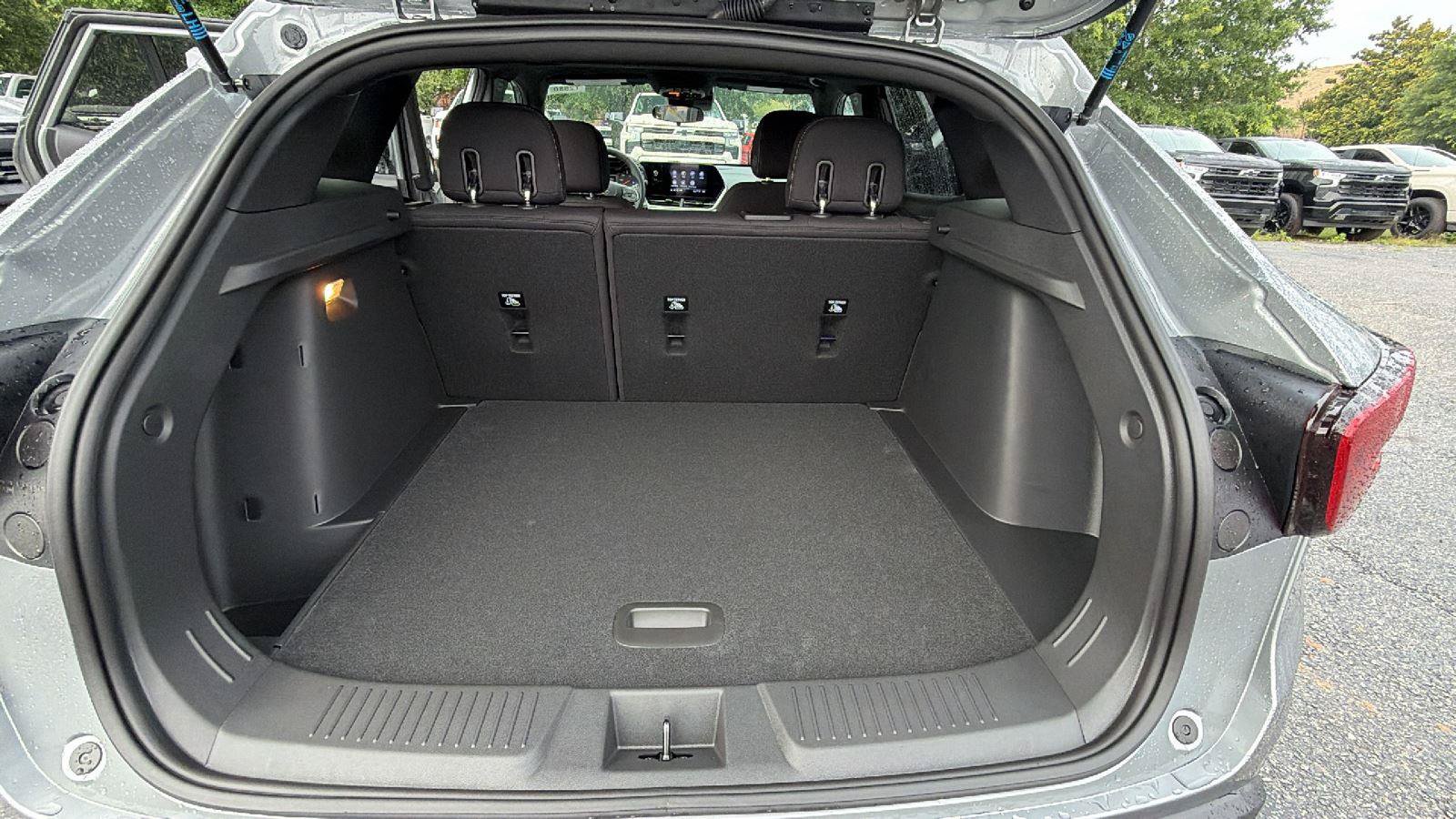 New 2026 Chevrolet Trax RS w/ Sunroof Package FWD image 14