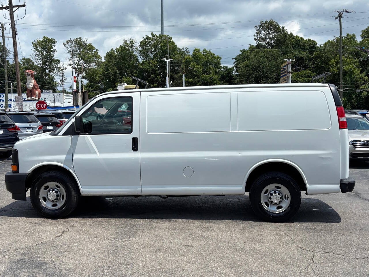 Used 2017 Chevrolet Express 2500 RWD image 5