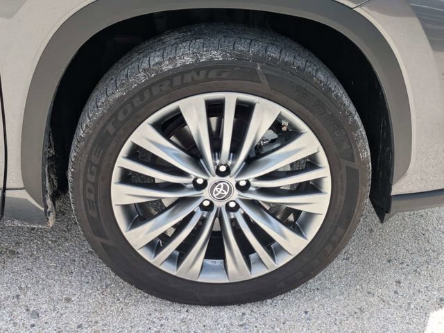Used 2021 Toyota Highlander Platinum FWD image 10