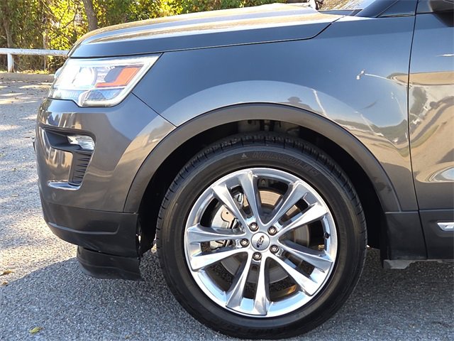 Used 2019 Ford Explorer XLT w/ Equipment Group 202A image 5