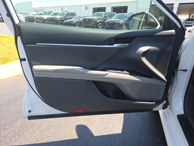Used 2023 Toyota Camry LE FWD image 11