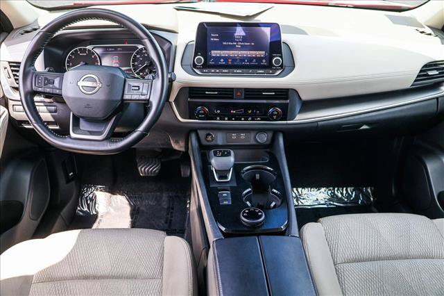 Used 2025 Nissan Rogue SV AWD/4WD image 21