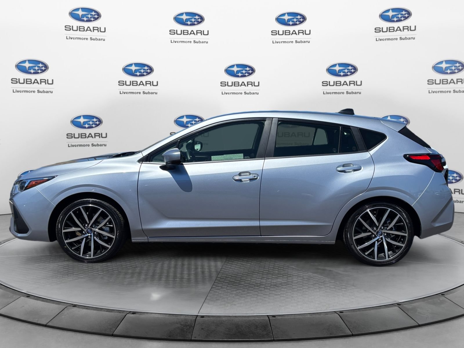Used 2024 Subaru Impreza 2.0i Sport w/ Popular Package #1 AWD/4WD image 2