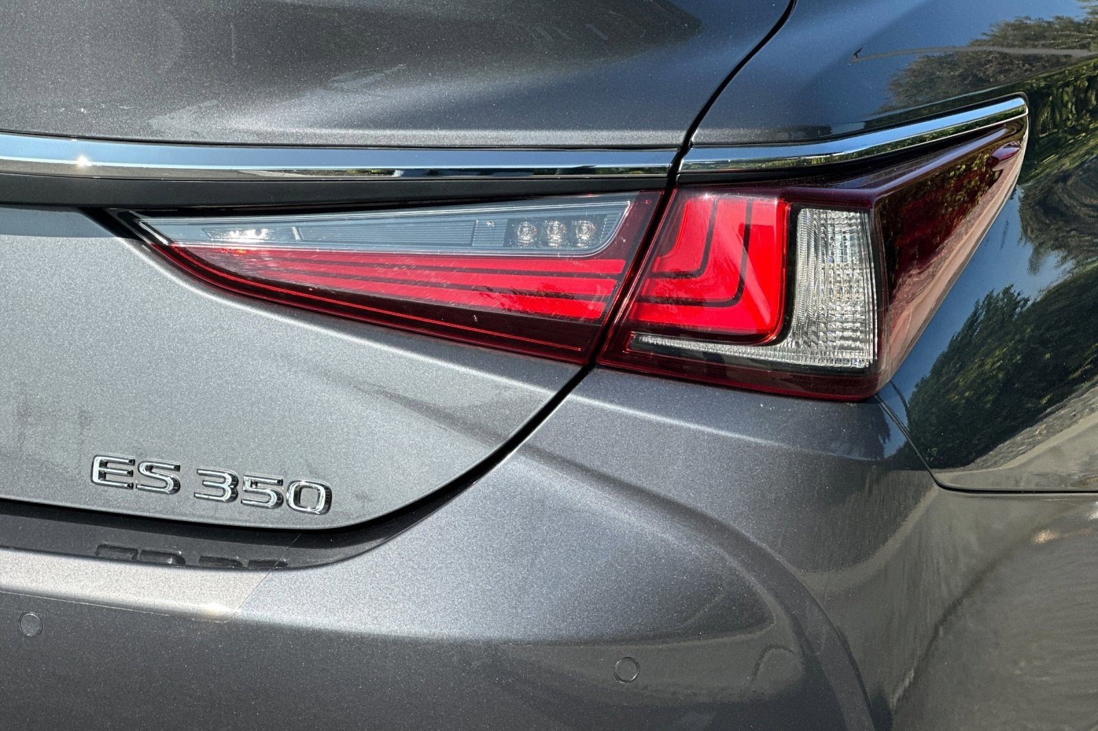 Used 2019 Lexus ES 350 Ultra Luxury w/ Accessory Package 2 image 12