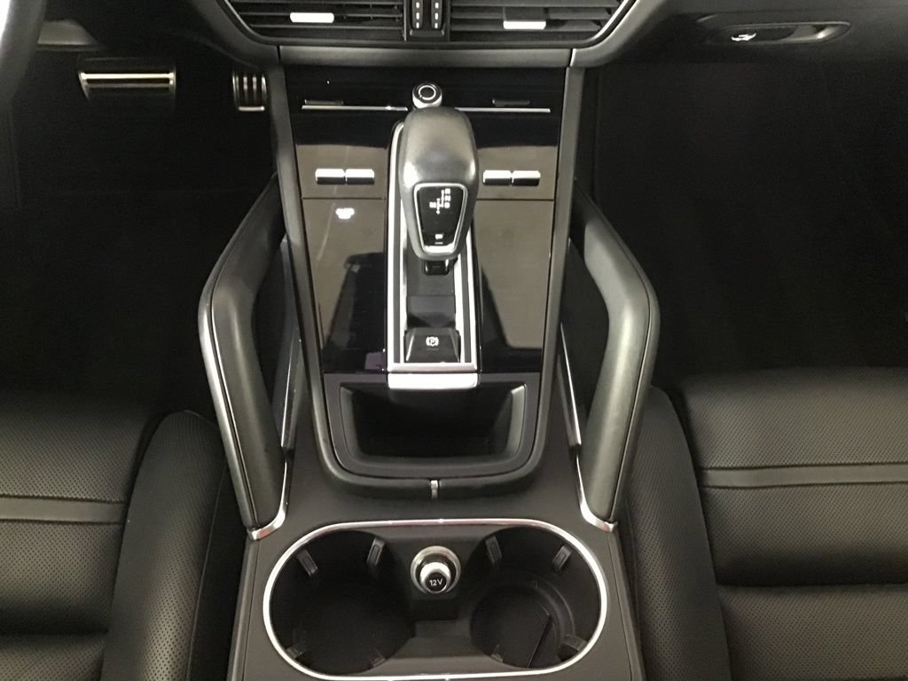 Certified 2020 Porsche Cayenne Turbo AWD/4WD image 22