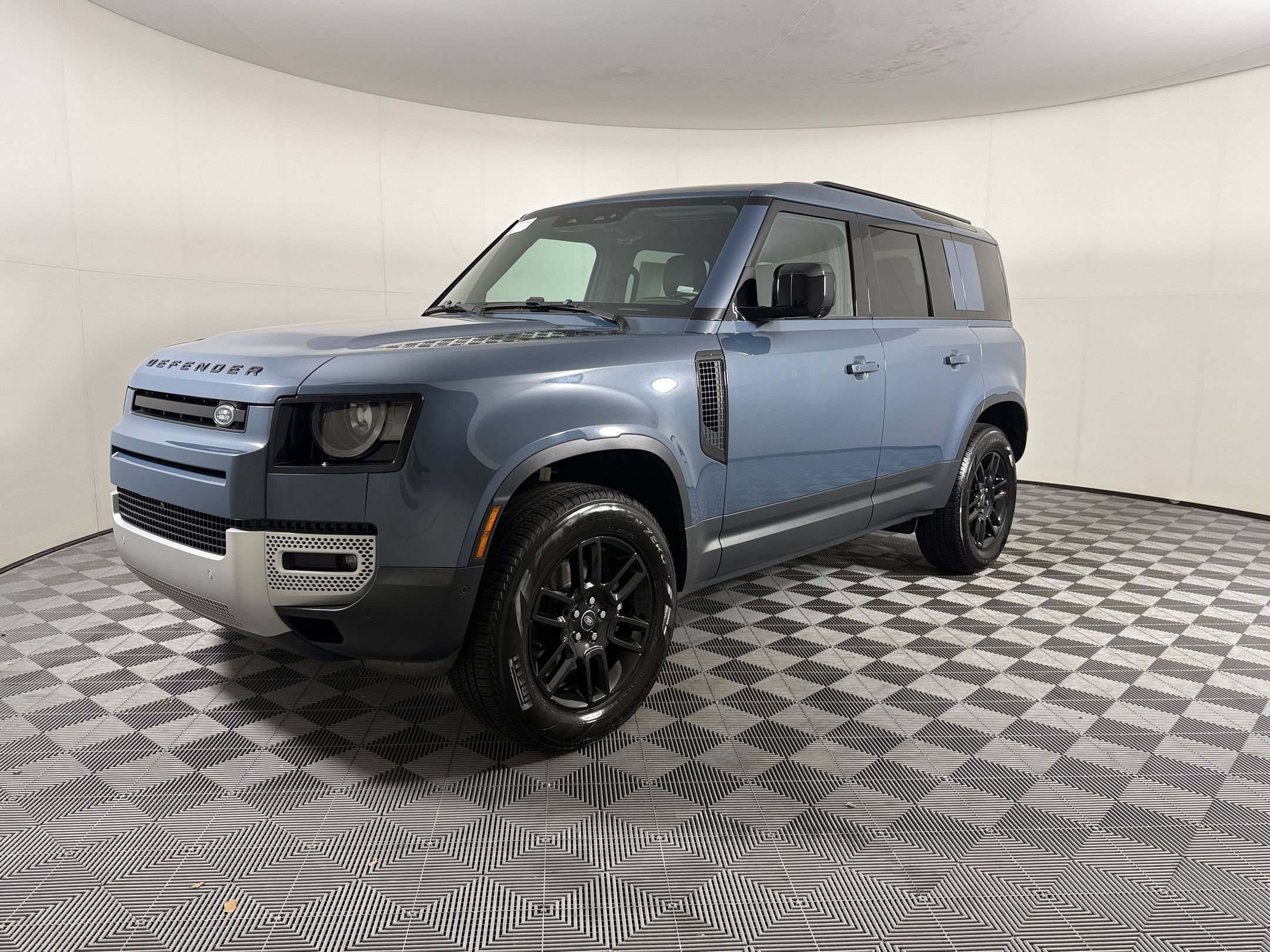 Used 2025 Land Rover Defender 110 S AWD/4WD image 1