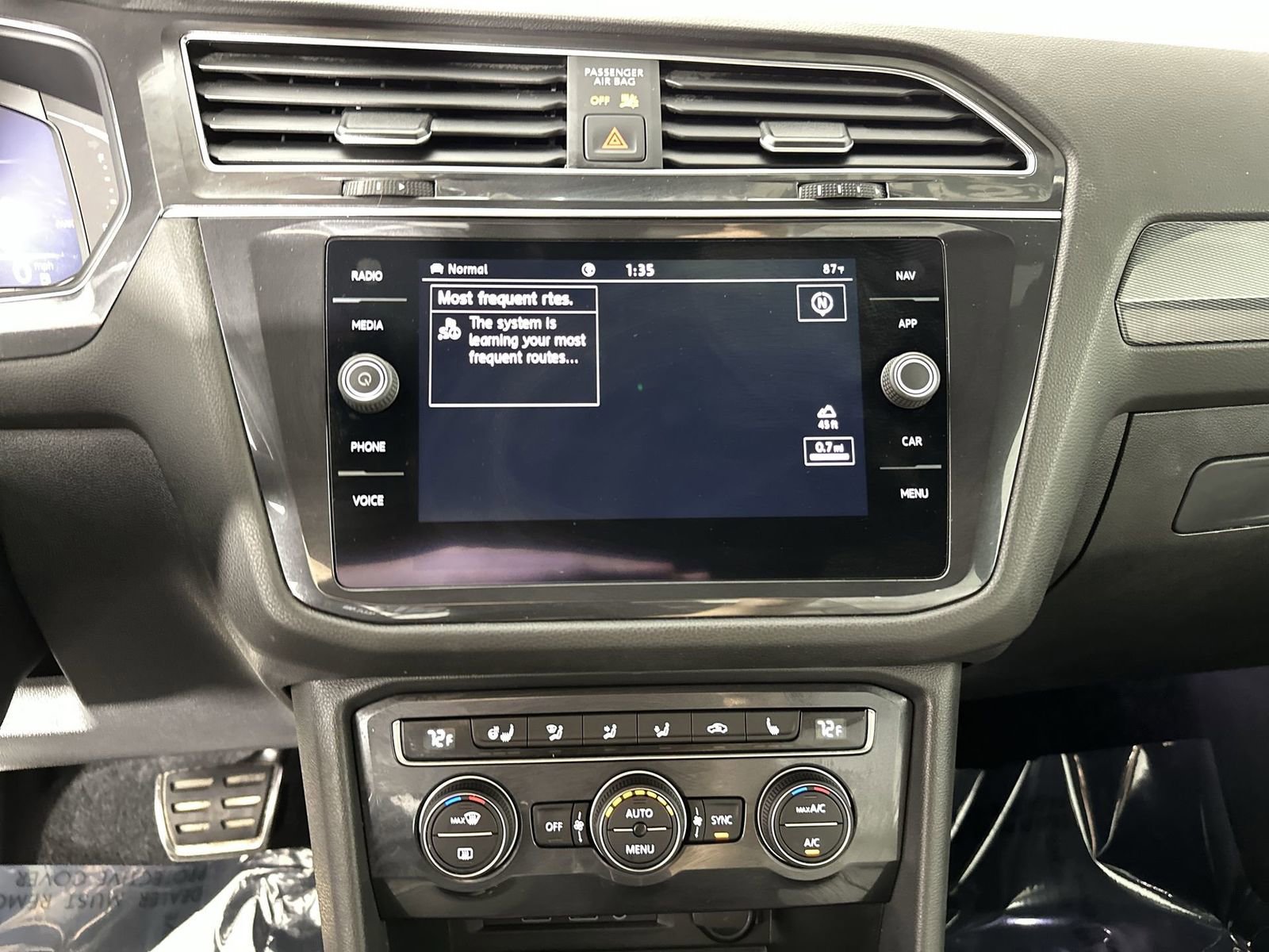 Used 2020 Volkswagen Tiguan SEL Premium R-Line image 25