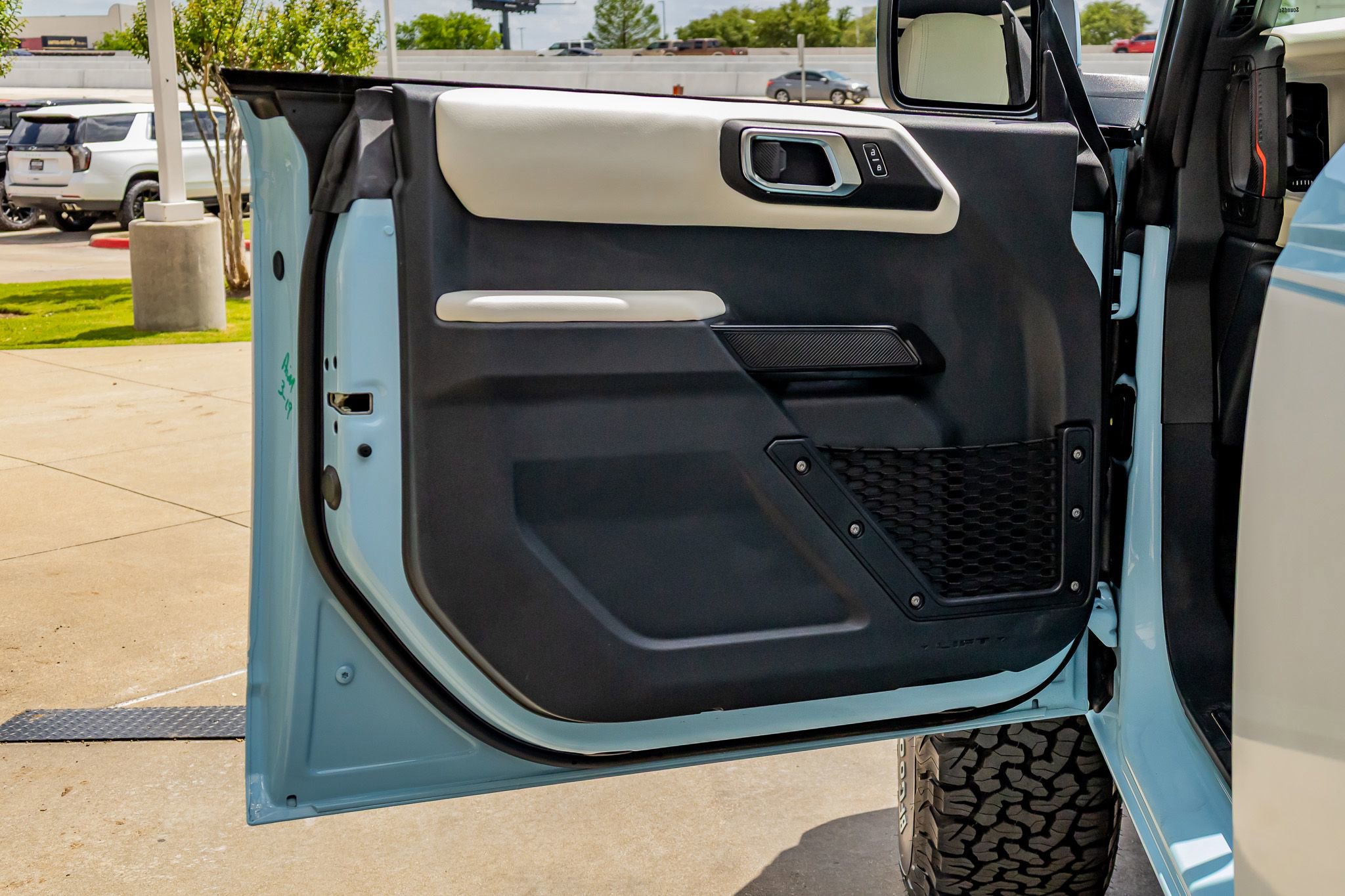 Used 2025 Ford Bronco Heritage Edition image 35