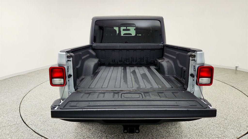 Used 2023 Jeep Gladiator Sport AWD/4WD image 21