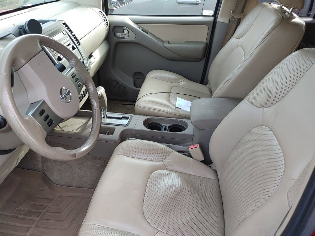 Used 2010 Nissan Frontier LE w/ LE Value Truck Pkg image 3