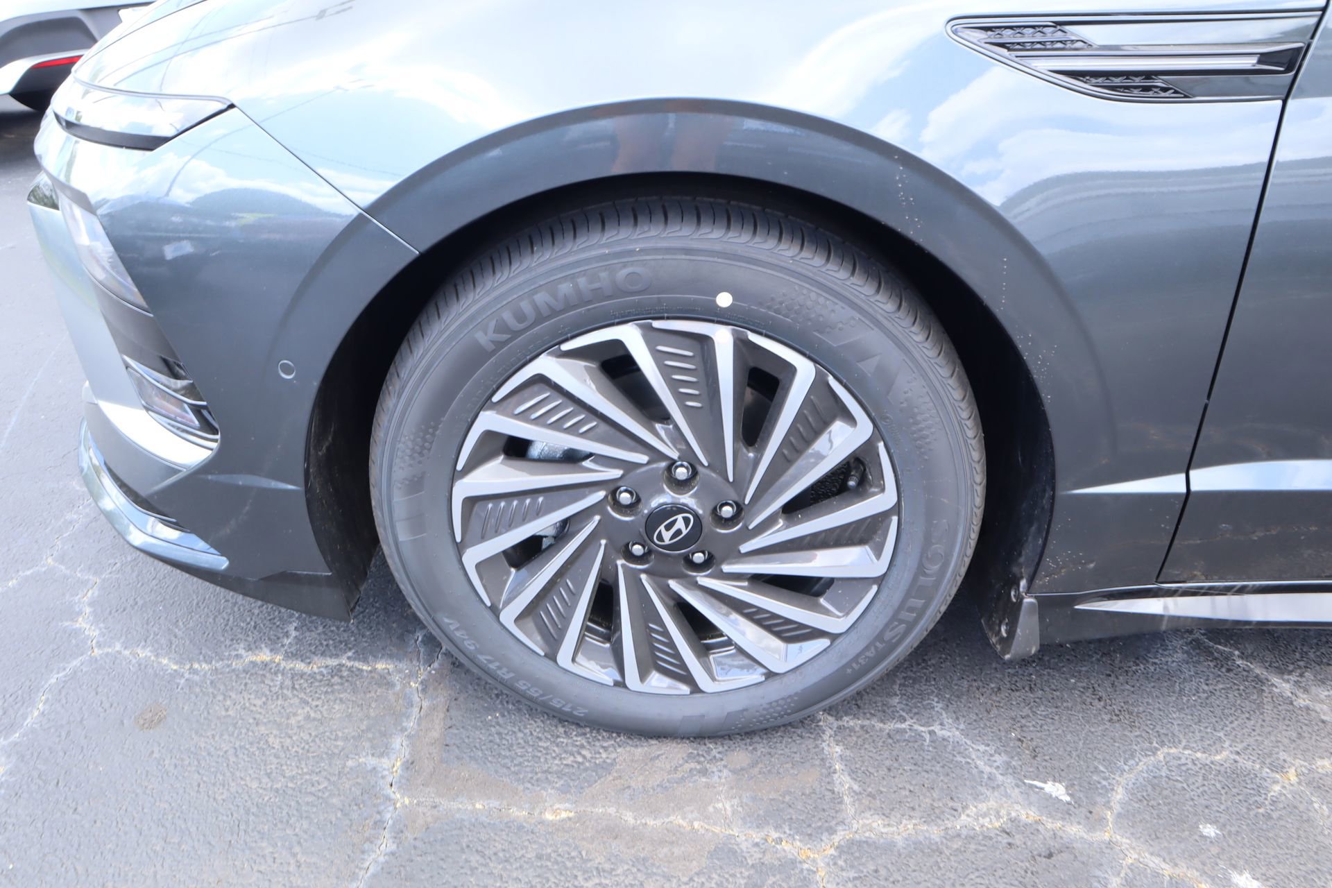 New 2026 Hyundai Sonata Limited image 18