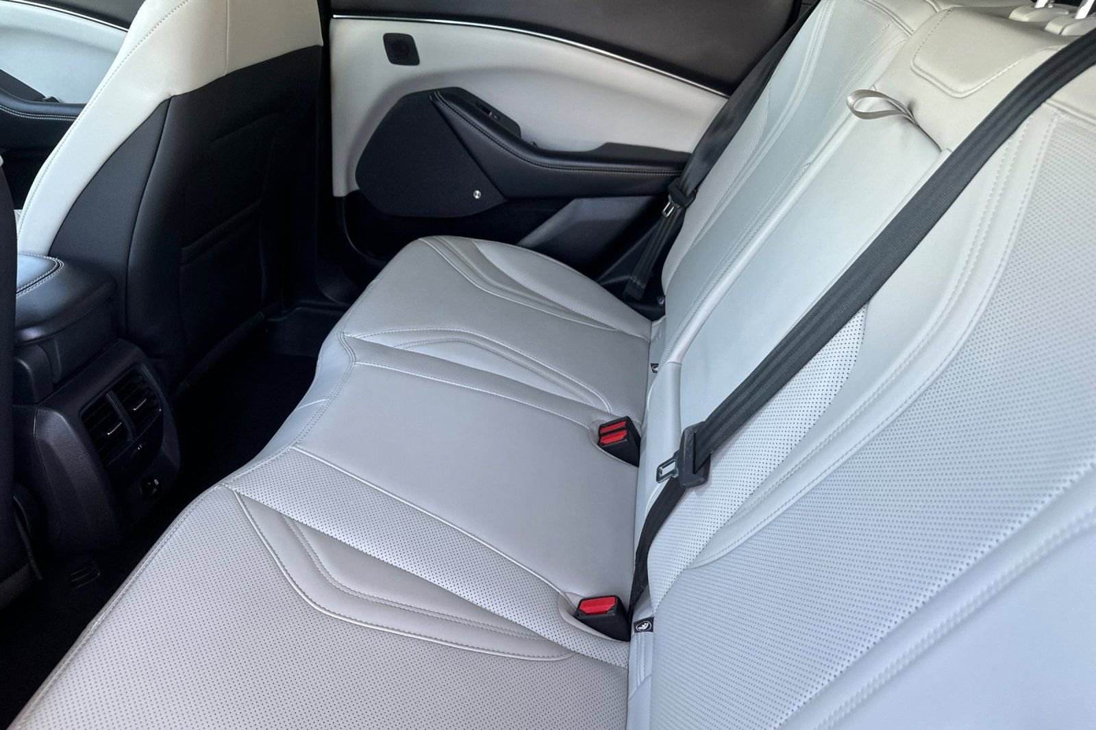 Used 2021 Ford Mustang Mach-E Premium image 12