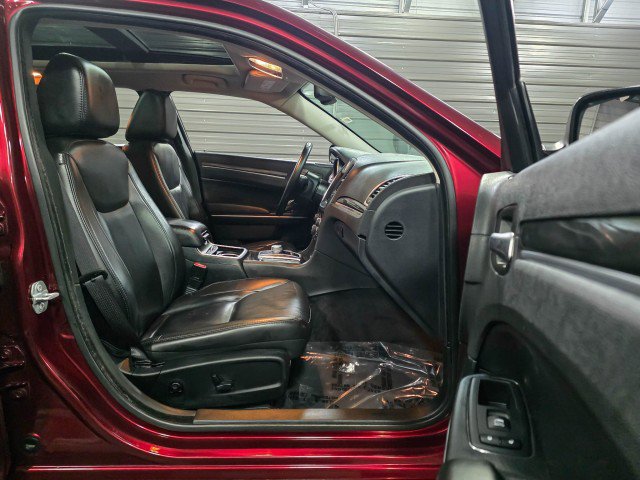 Used 2017 Chrysler 300 Limited w/ Value Package image 14