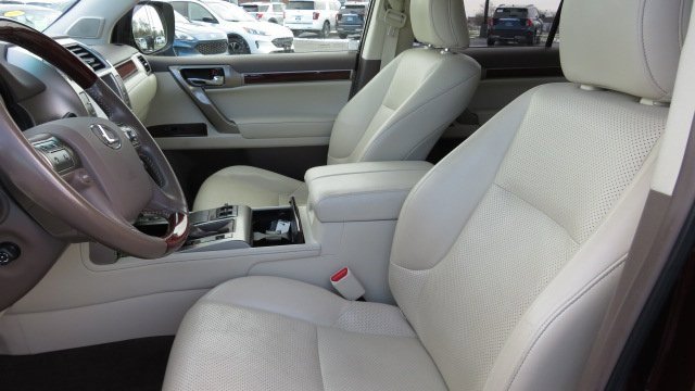 Used 2013 Lexus GX 460 image 4