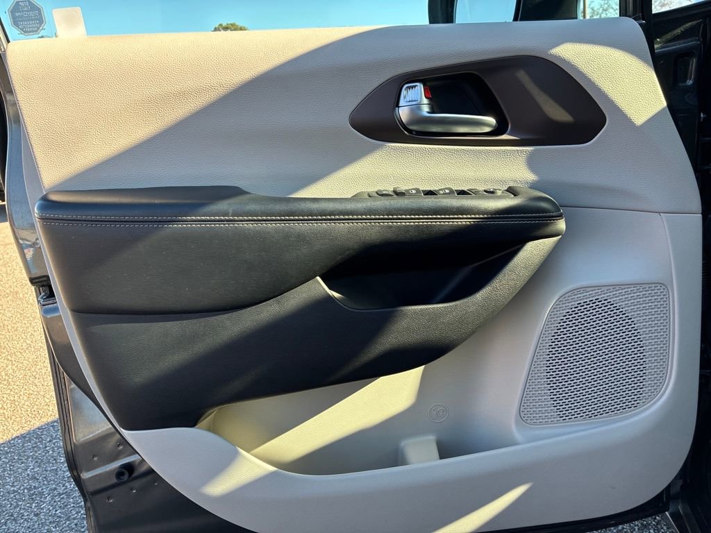 Used 2020 Chrysler Voyager LX w/ Cold Weather Group image 3