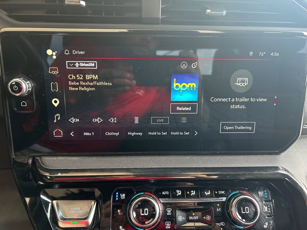 Used 2025 GMC Sierra 2500 AT4 w/ AT4 Premium Plus Package image 18