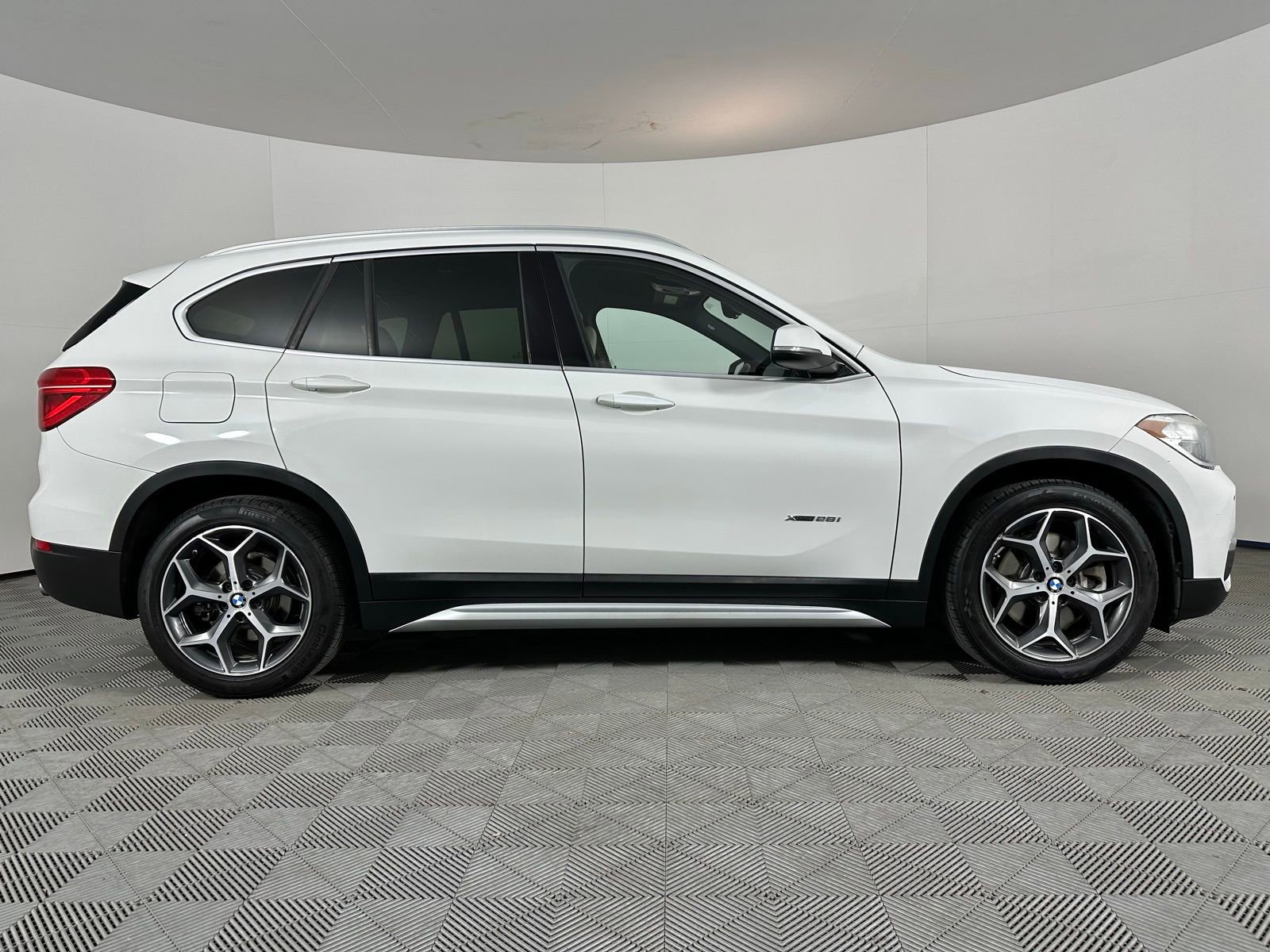 Used 2018 BMW X1 xDrive28i image 26