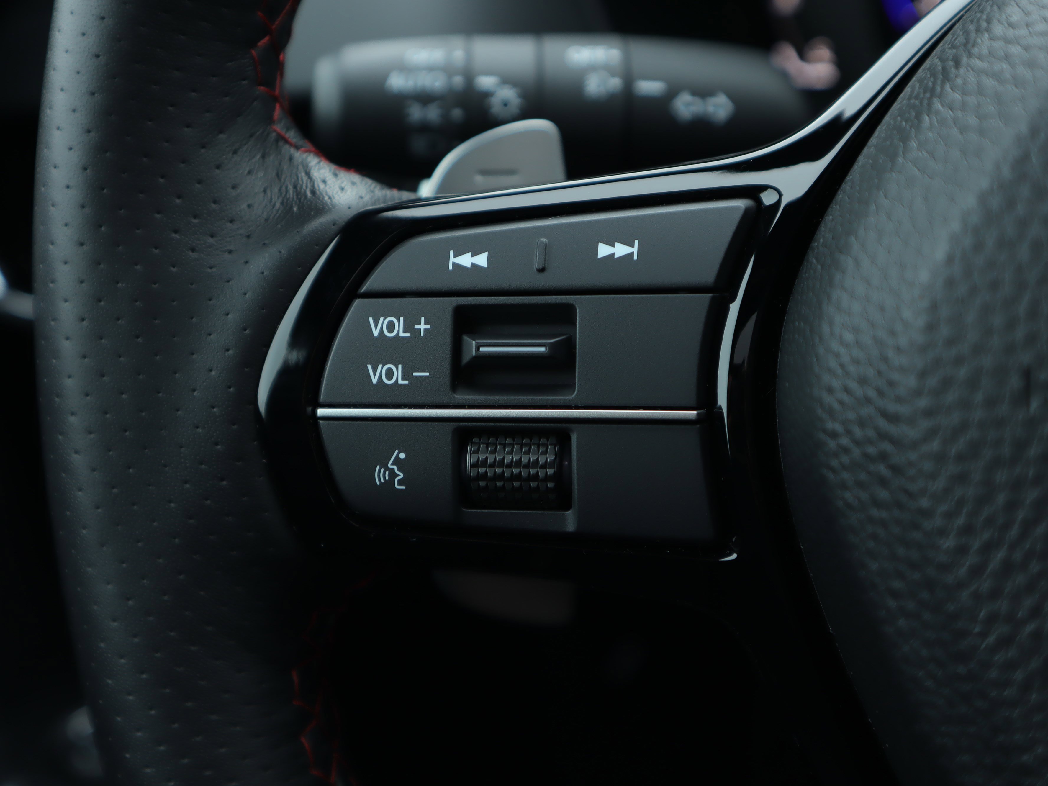 Used 2025 Acura ADX A-Spec image 17