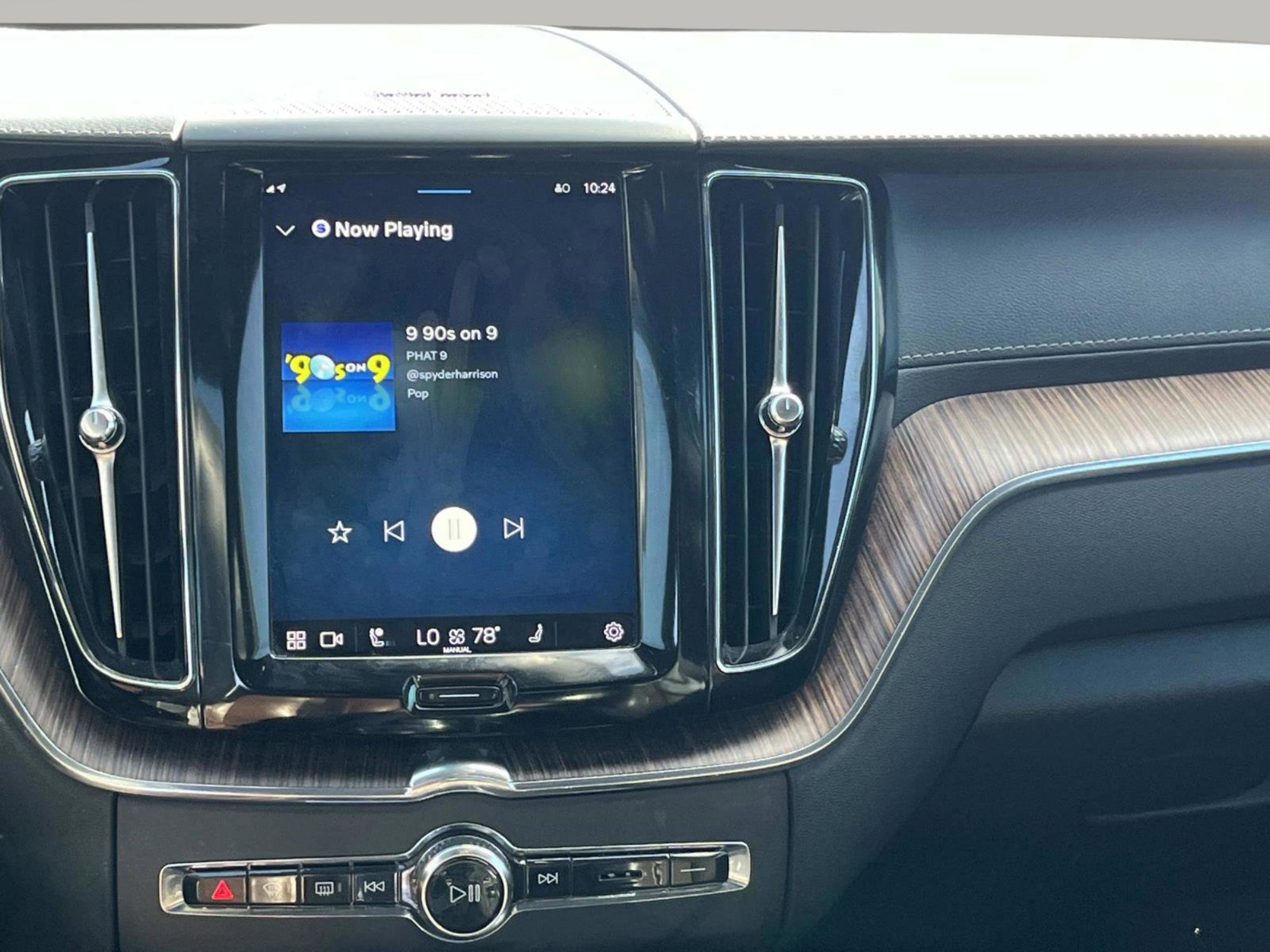 Used 2023 Volvo XC60 B5 Ultimate image 22