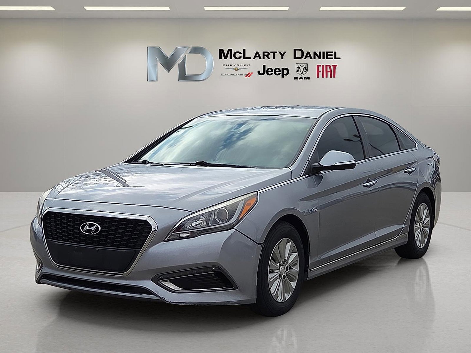 Used 2016 Hyundai Sonata SE image 2