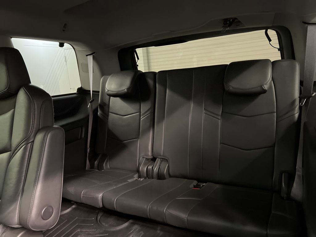 Used 2017 Cadillac Escalade Premium Luxury AWD/4WD image 30