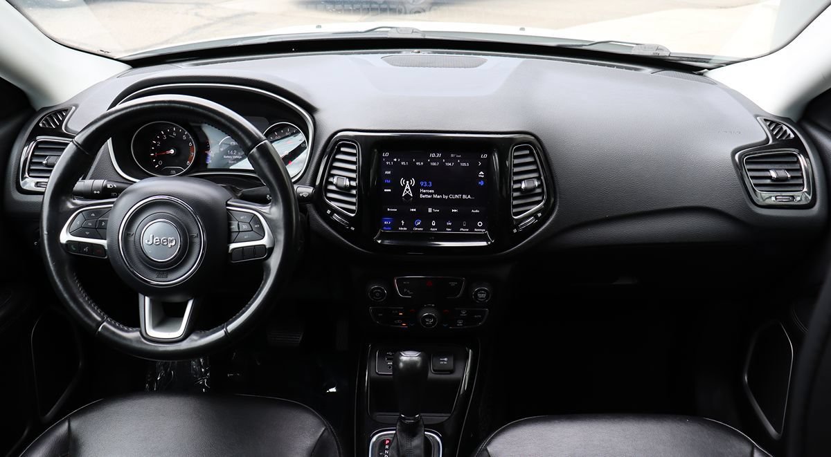 Used 2019 Jeep Compass Latitude FWD image 32