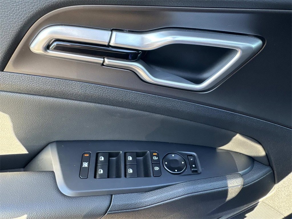 Certified 2026 Kia Sportage EX w/ EX Panorama Roof Package image 37