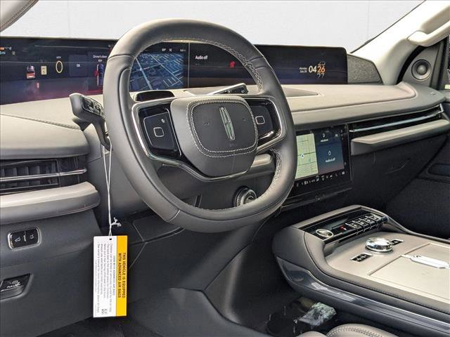New 2025 Lincoln Navigator L Reserve image 3