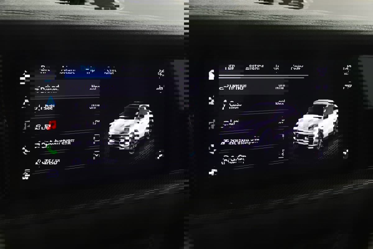 Used 2024 Porsche Cayenne Turbo GT image 47