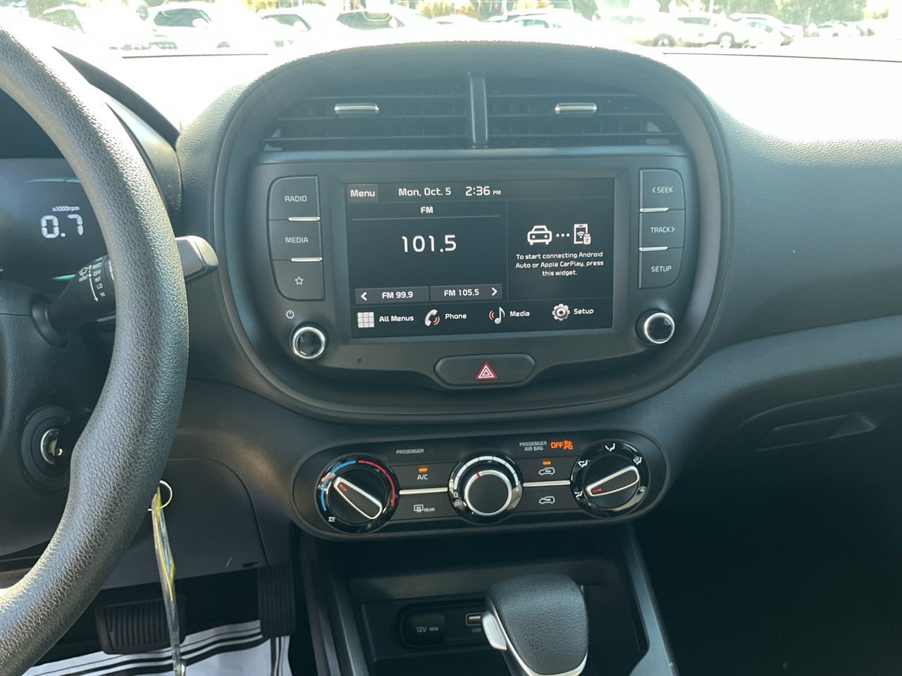 Used 2025 Kia Soul LX w/ LX Technology Package FWD image 25