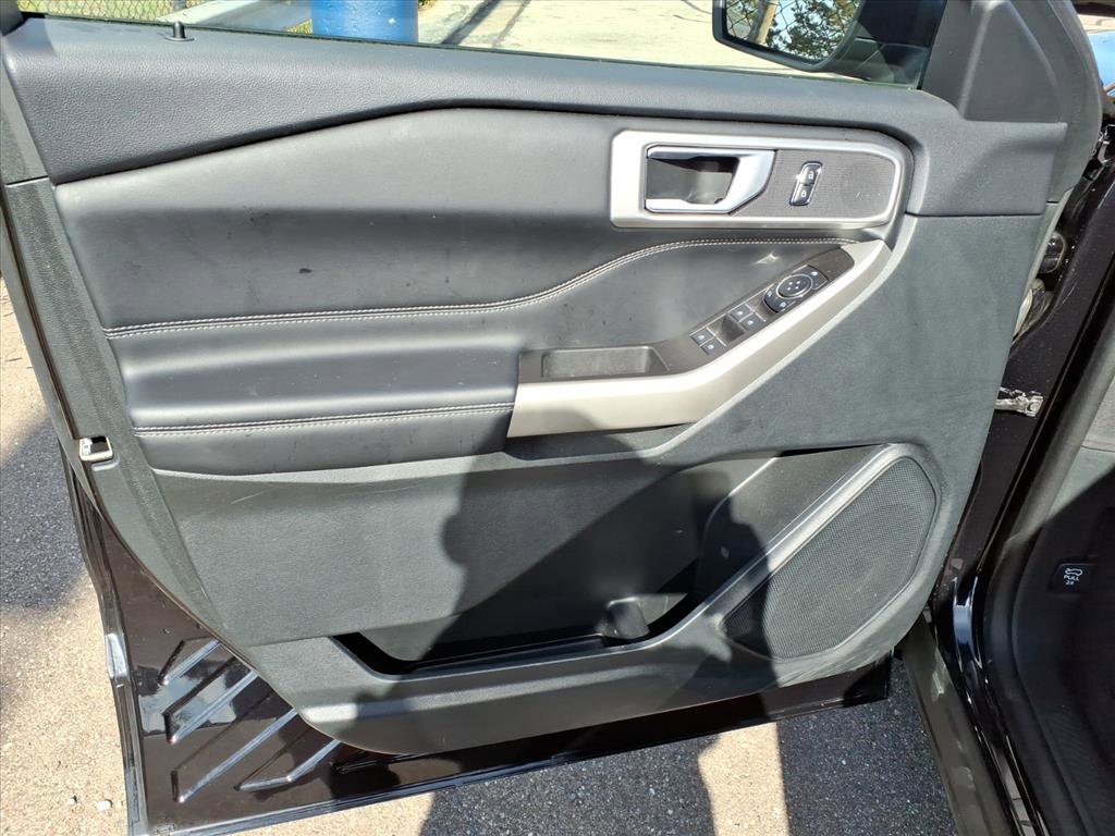 Used 2023 Ford Explorer XLT w/ Equipment Group 202A image 14